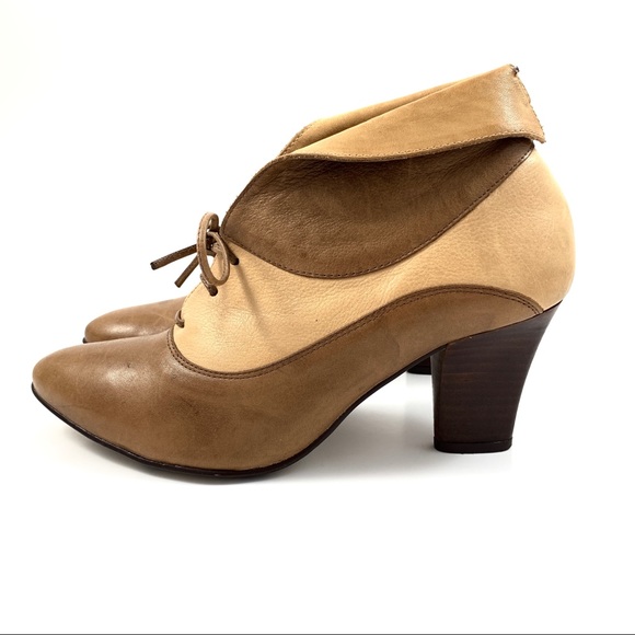 Vintage Shoes - VTG tan and brown leather heeled ankle boots GOLC